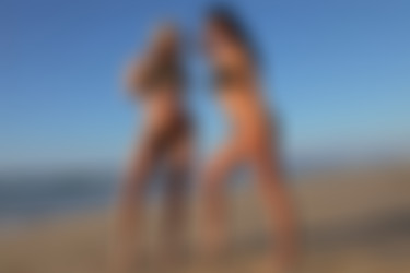 [photodromm.com] 2015-08/[photodromm.com] - 2015.08.16 - Stevie & Ella Mai - The Magic Beach (x50) 2000x3000/02l.jpg