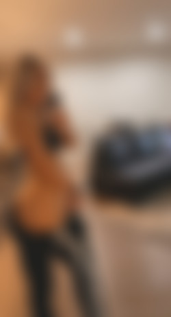 [Onlyfans] Siterip - PPV - @livvalittle [1690 images] [699 videos]/pics/image (1003).jpg