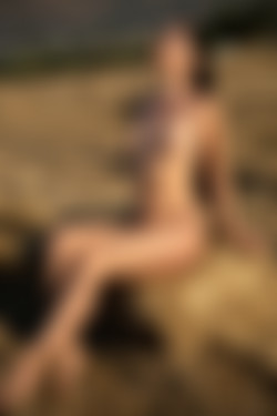 2022phdee/2022-05/[photodromm] 2022-05-08 Jaqueline - Fields on Fire (x46, 3000 px)/Fields on Fire (39).jpg