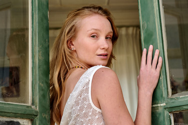 MetArt.com 2025-01-30/[MetArt.com] 25-01-30 Dana Red - Soft Breeze (x138) 5148x7722/MetArt_Soft-Breeze_Dana-Red_high_0016.jpg