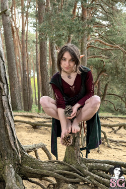 Dreadedscorpio/2022-09-18 Elf in the Forest/07.jpg