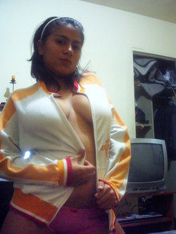 IndianGFVideos/Pics/2014-09-22 Curvy Indian babe with big tits camwhoring for her BF/116542_3.jpg