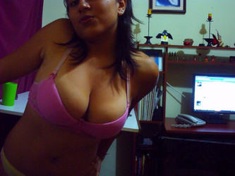 IndianGFVideos/Pics/2014-09-22 Curvy Indian babe with big tits camwhoring for her BF/116542_4.jpg