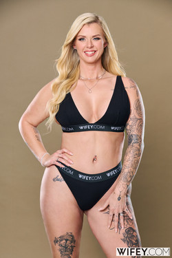 Wifey.com - 2026-03-14 - Ashley & Lil D - Ashley And Kyle - BBC-Loving Blonde Hotwife Ashley Gets Fucked Hard - 106362/09.jpg