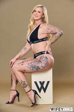 Wifey.com - 2026-03-14 - Ashley & Lil D - Ashley And Kyle - BBC-Loving Blonde Hotwife Ashley Gets Fucked Hard - 106362/14.jpg