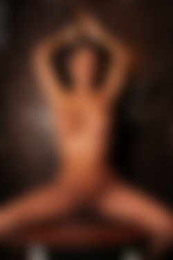 photodromm.com - 2012-02/emily - 04 - sexy drops 2/25.jpg