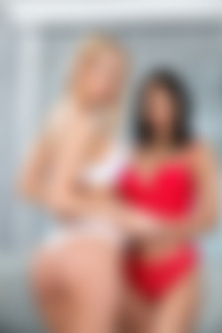 2021.02.24_NubileFilms.com_Sarah-Cute-&-Sharon-White_Gift-Of-Love/Gift-of-Love_012.jpg