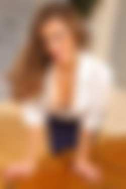 Only Secretaries In Suits 12.01.2012 - 26.12.2012/20th August 2012/Emma Watts_ws4qvhp6/zep_0027.JPG