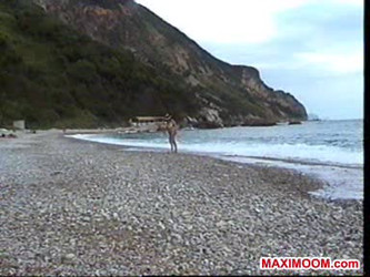 maximoom.com/2002-08-28 Fun With Waves 1.wmv