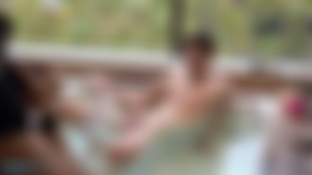 [bentleyrace] Brad Hunter/Our cute mate Brad is playing with his big cock in the hot tub.mp4