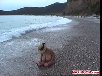maximoom.com/2002-08-28 Fun With Waves 3.wmv
